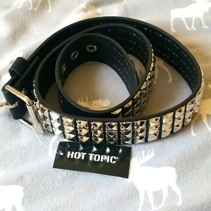 NWT Hot Topic Pyramid Studded Belt 38